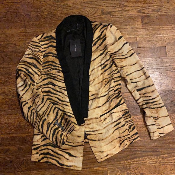 Zara, BN Beautiful Silk Tiger Print Blazer, Size L - Picture 2 of 11